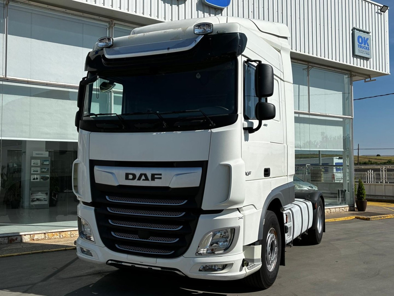 Влекач Cabeza Tractora DAF 480 AUTOMATICA CON INTARDER: снимка 1