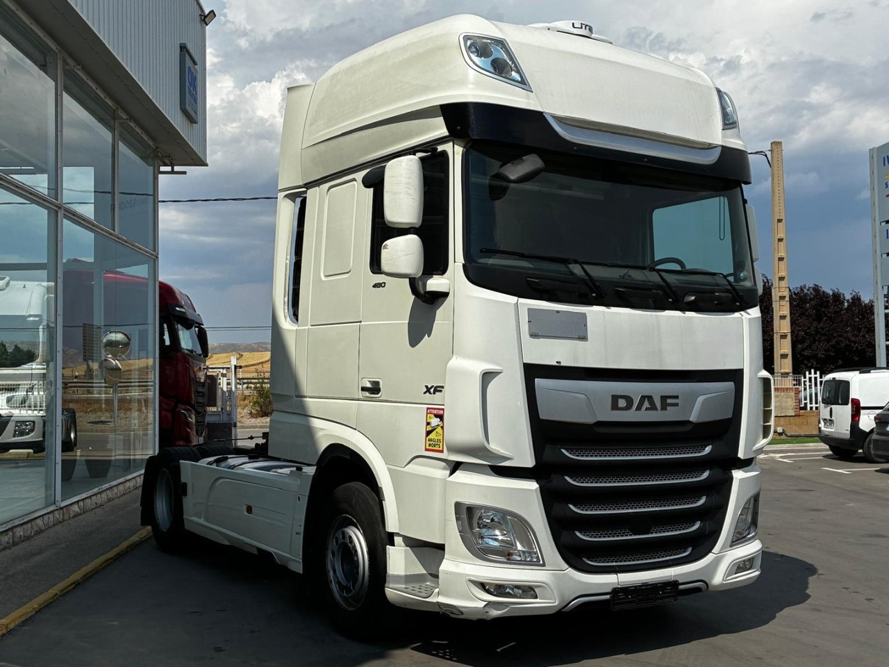 Cabeza Tractora DAF 480 AUTOMATICA CON INTARDER - Влекач: снимка 3 Cabeza Tractora DAF 480 AUTOMATICA CON INTARDER - Влекач: снимка 3