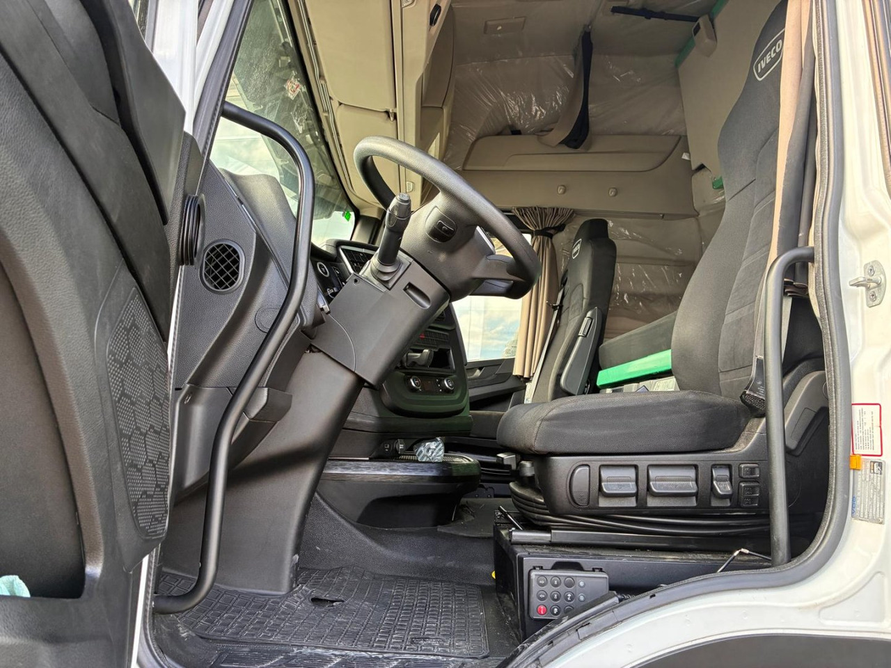 Влекач Cabeza Tractora IVECO S-WAY 510 AUTOMATICO CON INTARDER: снимка 8 Влекач Cabeza Tractora IVECO S-WAY 510 AUTOMATICO CON INTARDER: снимка 8