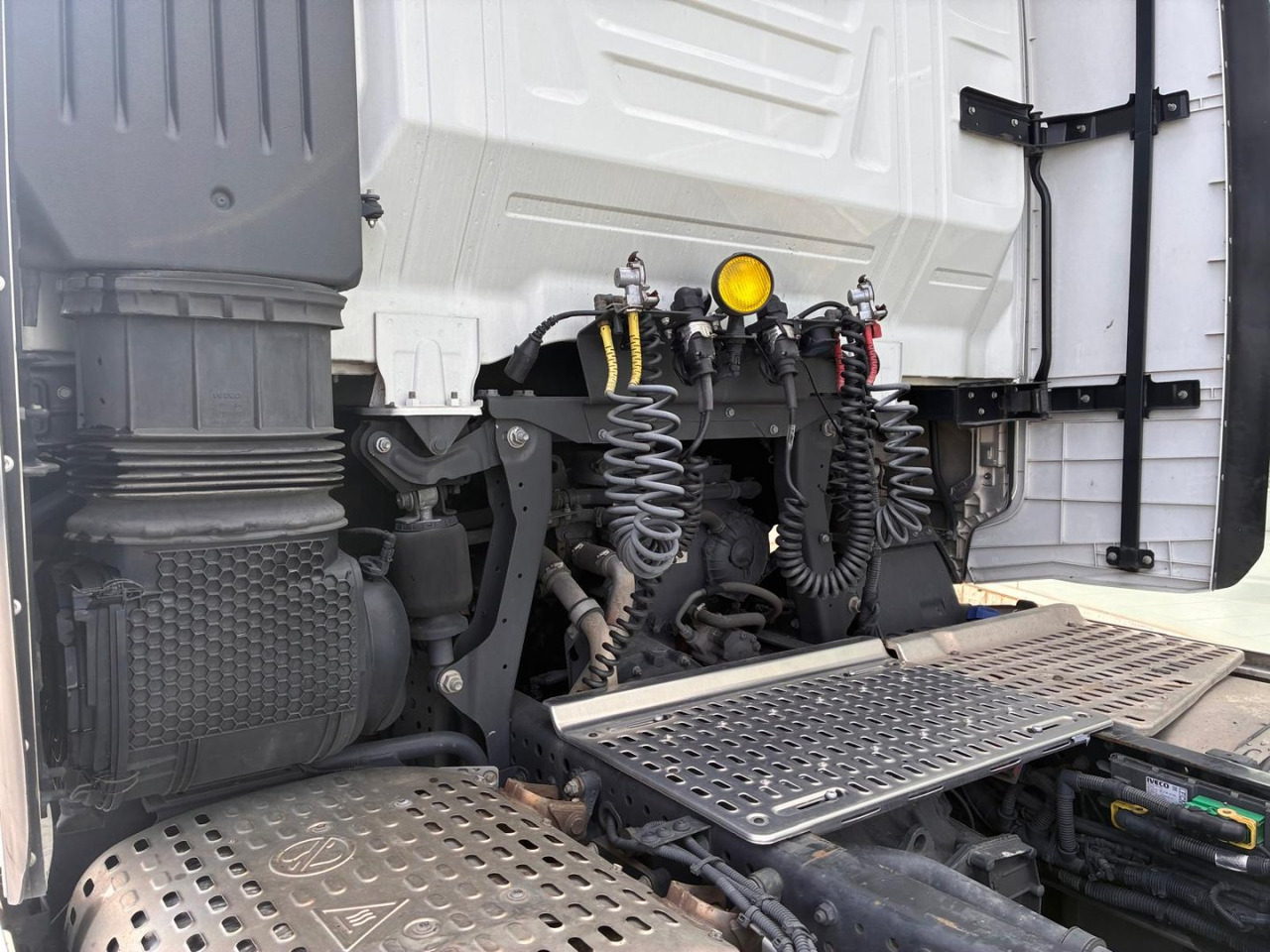 Cabeza Tractora IVECO S-WAY 510 AUTOMATICO CON INTARDER - Влекач: снимка 5 Cabeza Tractora IVECO S-WAY 510 AUTOMATICO CON INTARDER - Влекач: снимка 5