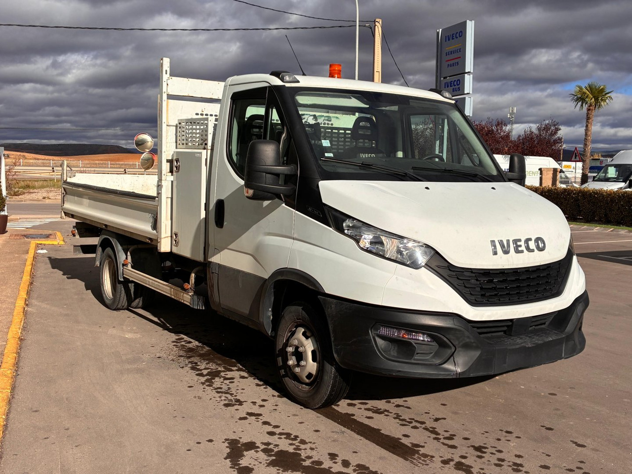 Volquete/Dumper IVECO 35C14 CAJA BASCULANTE - Бус самосвал: снимка 3 Volquete/Dumper IVECO 35C14 CAJA BASCULANTE - Бус самосвал: снимка 3