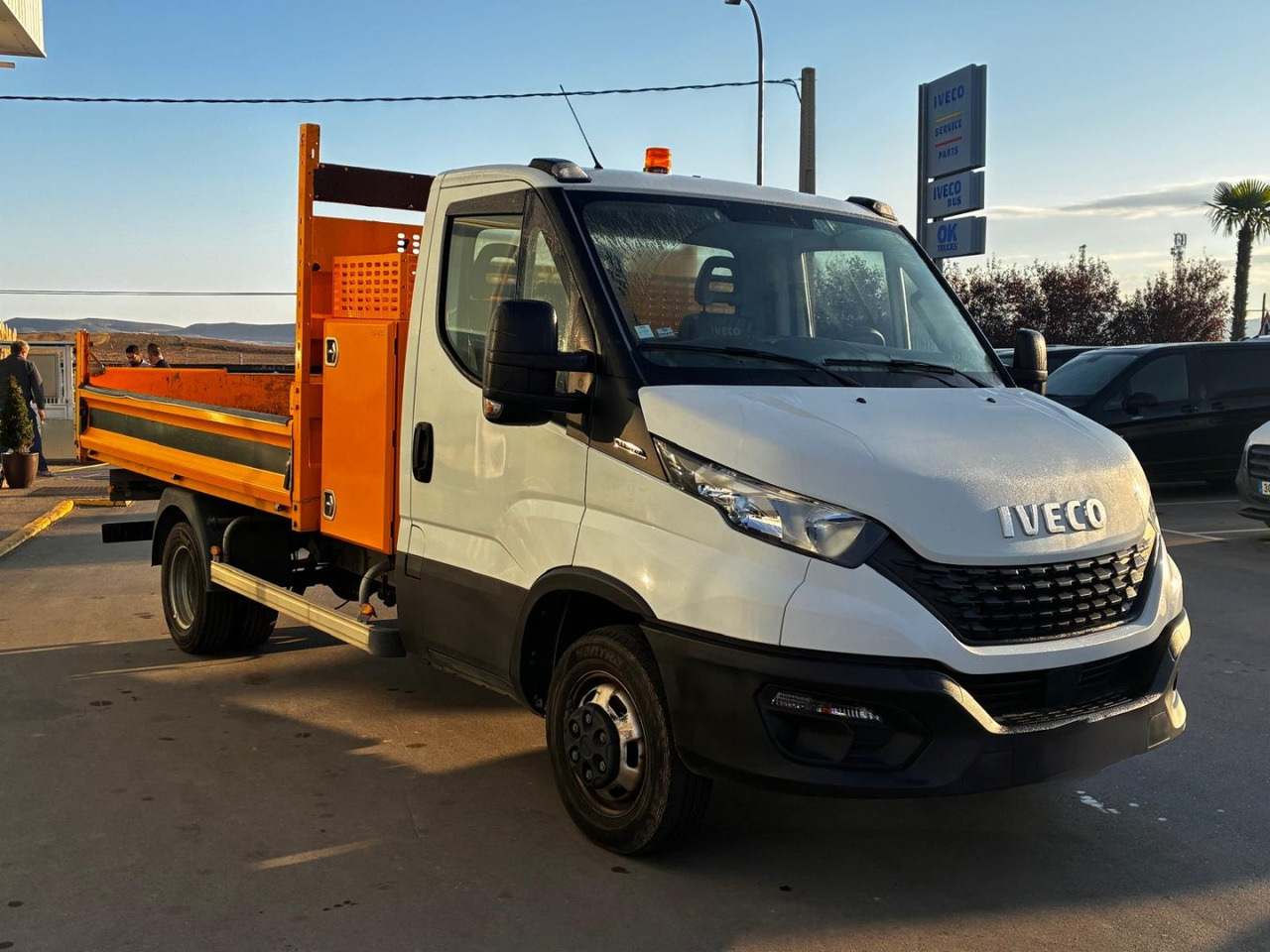 Volquete/Dumper IVECO 35C14 CAJA BASCULANTE - Бус самосвал: снимка 3 Volquete/Dumper IVECO 35C14 CAJA BASCULANTE - Бус самосвал: снимка 3