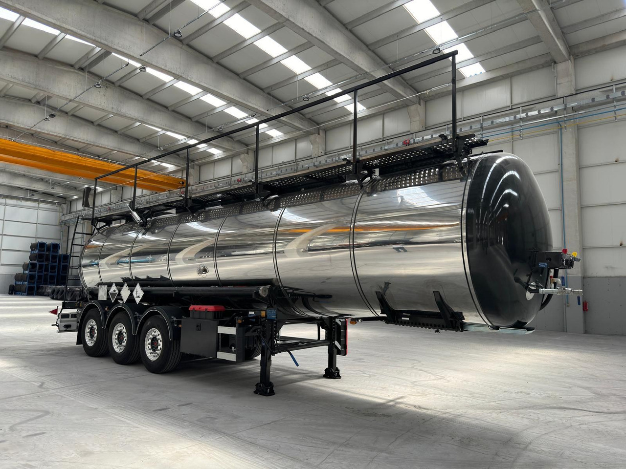 NURSAN Stainless Steel L4BH Tanker - Полуремарке цистерна: снимка 2 NURSAN Stainless Steel L4BH Tanker - Полуремарке цистерна: снимка 2