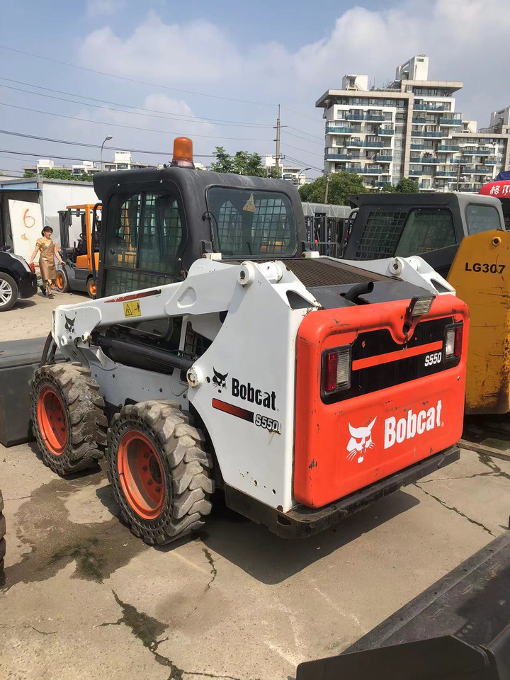 BOBCAT S550 - Мини челен товарач: снимка 4 BOBCAT S550 - Мини челен товарач: снимка 4
