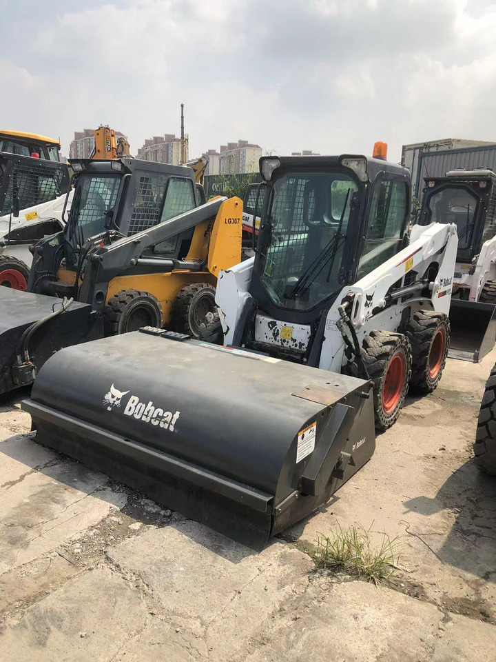 BOBCAT S550 - Мини челен товарач: снимка 1 BOBCAT S550 - Мини челен товарач: снимка 1