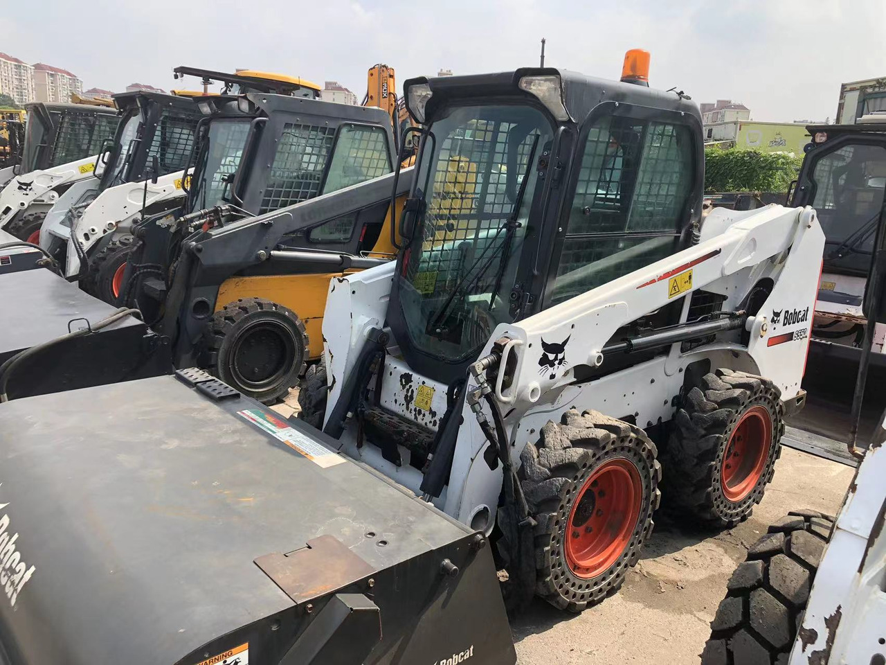 BOBCAT S550 - Мини челен товарач: снимка 3 BOBCAT S550 - Мини челен товарач: снимка 3