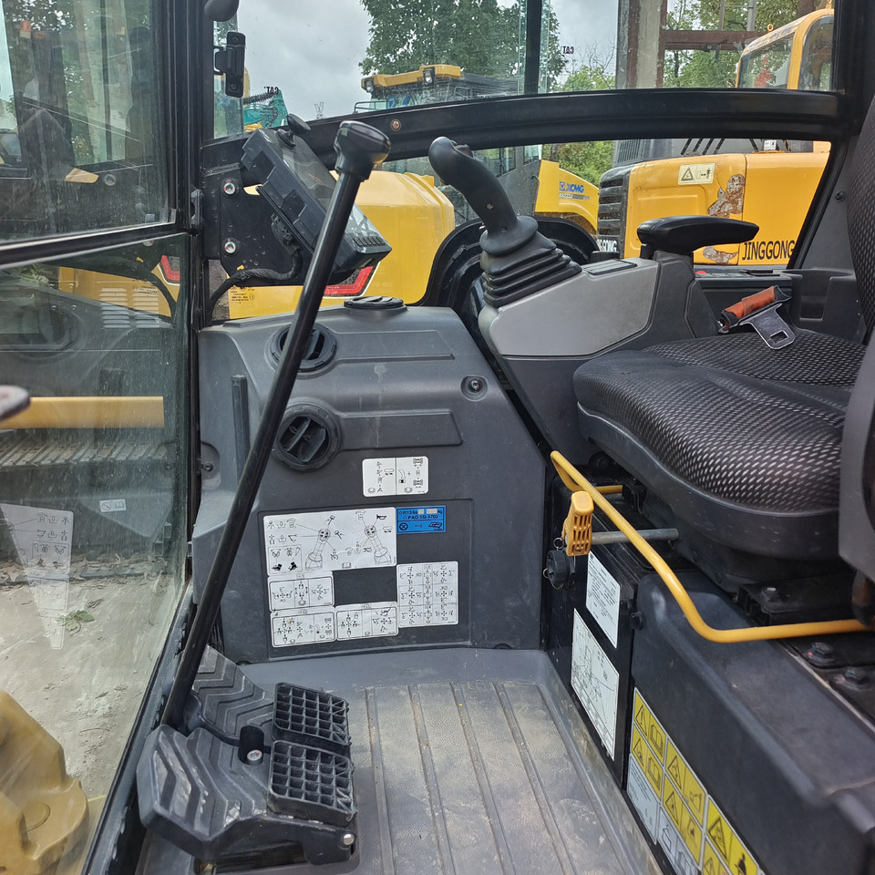 Мини багер CAT 302CR WITH RUBBER TRACK: снимка 6