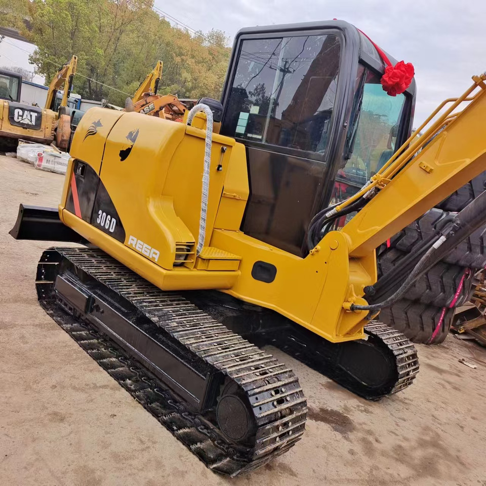 CAT 306D - Мини багер: снимка 4 CAT 306D - Мини багер: снимка 4