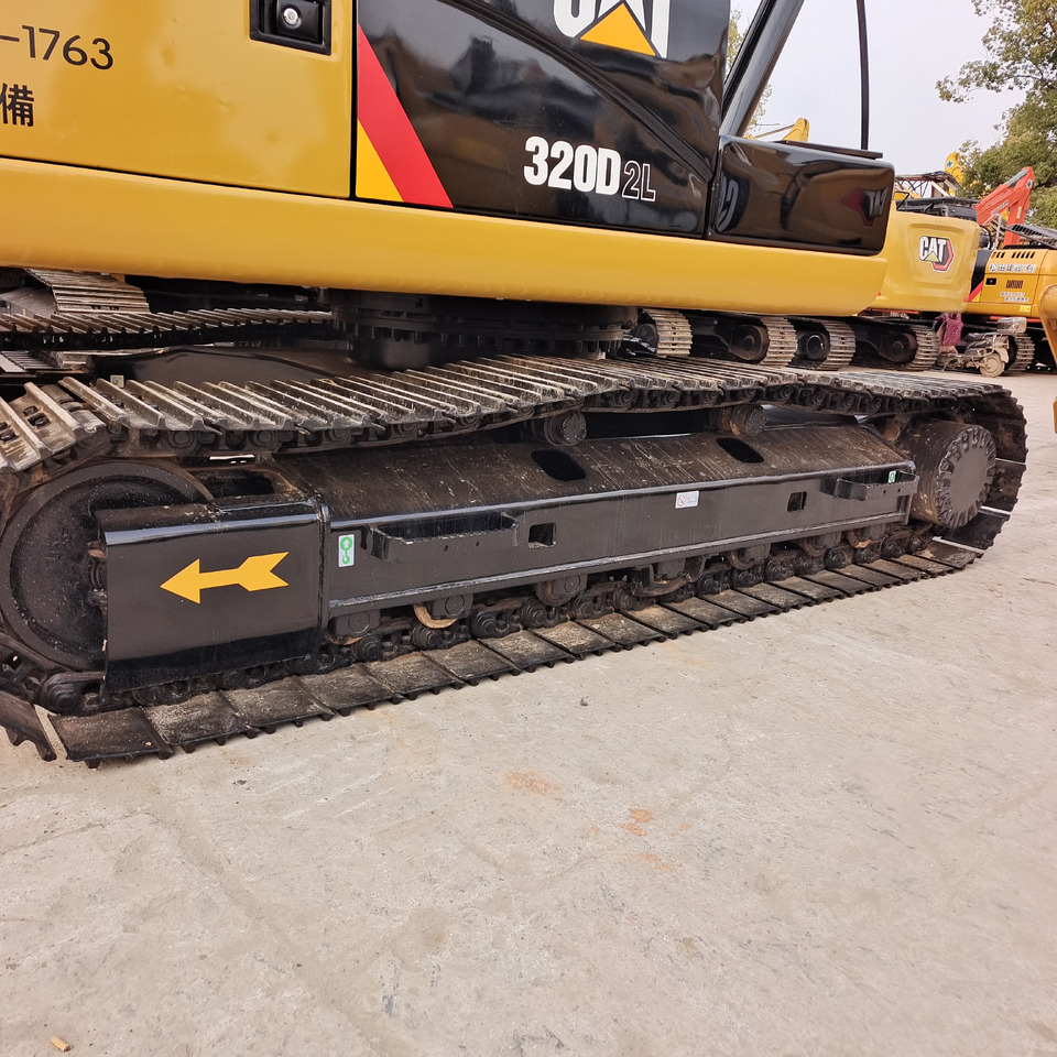 CAT 320D - Верижен багер: снимка 2 CAT 320D - Верижен багер: снимка 2