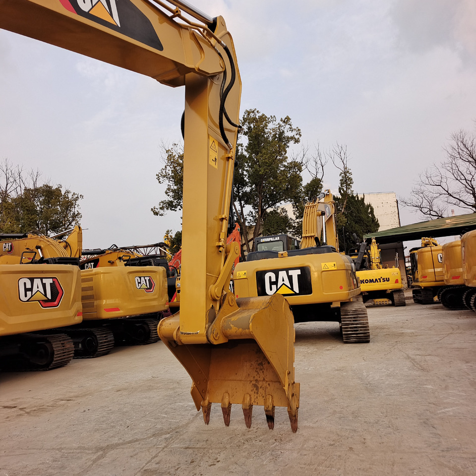 CAT 320D - Верижен багер: снимка 3 CAT 320D - Верижен багер: снимка 3