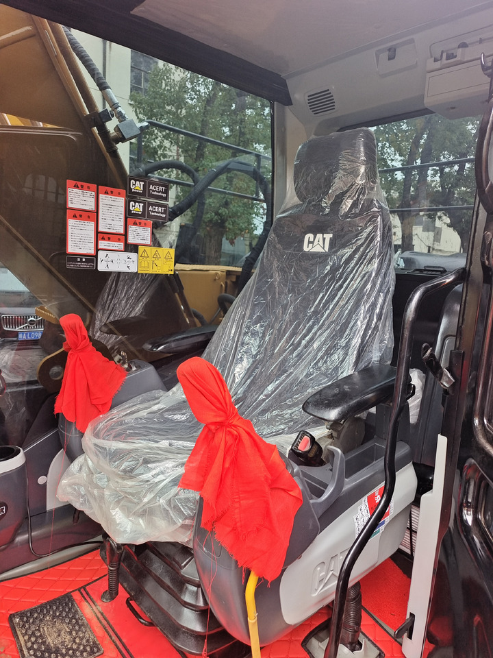 CAT 320D2L WITH 3 CAMERAS - Верижен багер: снимка 5 CAT 320D2L WITH 3 CAMERAS - Верижен багер: снимка 5