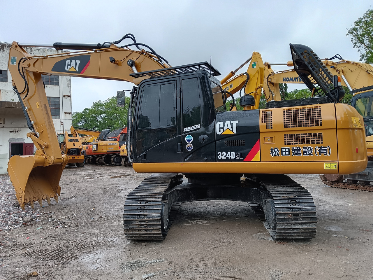CAT 324DL - Верижен багер: снимка 1 CAT 324DL - Верижен багер: снимка 1