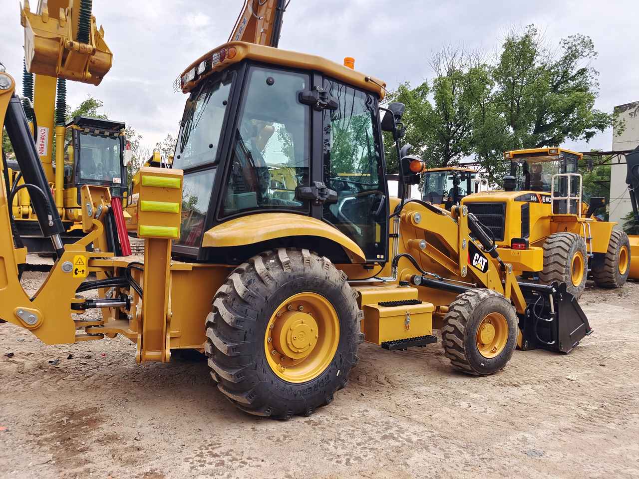 CAT 420F2 BRAND NEW - Багер-товарач: снимка 1 CAT 420F2 BRAND NEW - Багер-товарач: снимка 1