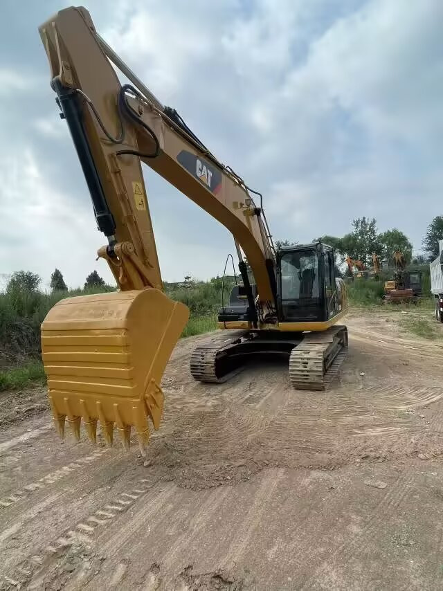 CATERPILLAR 320D2 CAT 320D2L 330D2L 324DL - Верижен багер: снимка 3 CATERPILLAR 320D2 CAT 320D2L 330D2L 324DL - Верижен багер: снимка 3