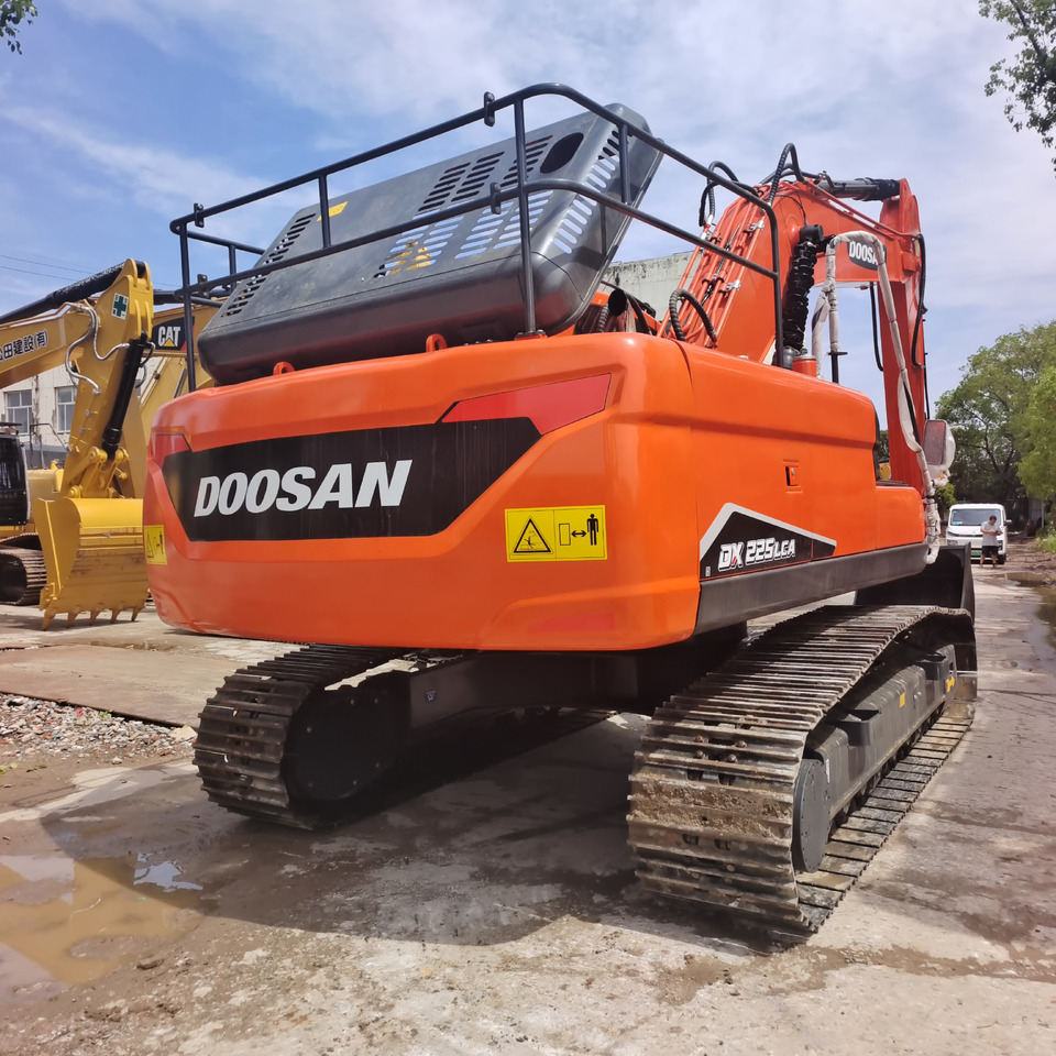 DOOSAN DX225LCA DX225LC-9C - Верижен багер: снимка 3 DOOSAN DX225LCA DX225LC-9C - Верижен багер: снимка 3