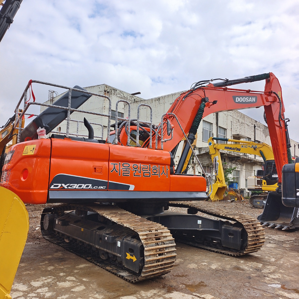 DOOSAN DX300LC-9C DX300 LCA - Верижен багер: снимка 1 DOOSAN DX300LC-9C DX300 LCA - Верижен багер: снимка 1