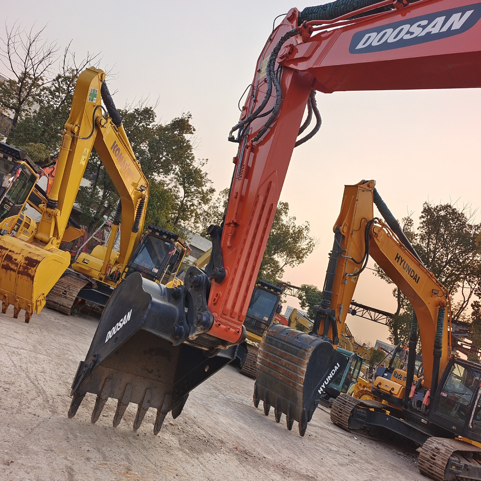 DOOSAN DX300LC-9C DX300LCA DX340 DX225 - Верижен багер: снимка 5 DOOSAN DX300LC-9C DX300LCA DX340 DX225 - Верижен багер: снимка 5