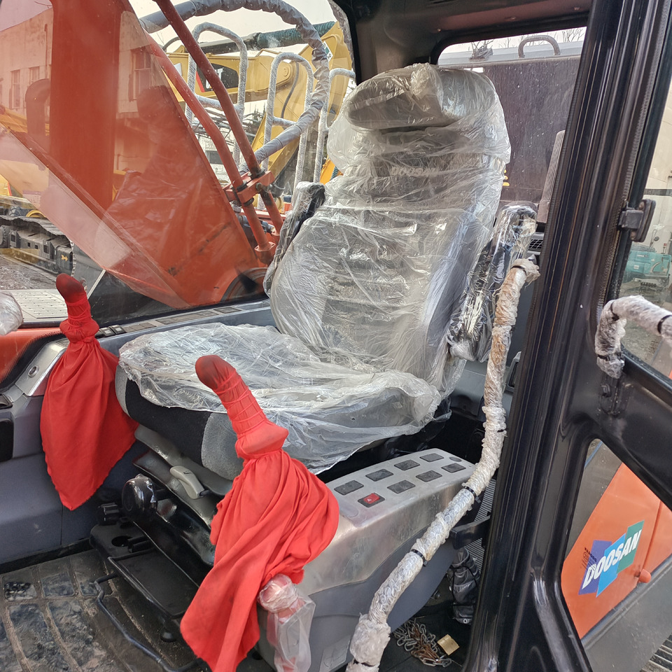 DOOSAN DX300LC-9C DX300LCA DX340 DX225 - Верижен багер: снимка 4 DOOSAN DX300LC-9C DX300LCA DX340 DX225 - Верижен багер: снимка 4