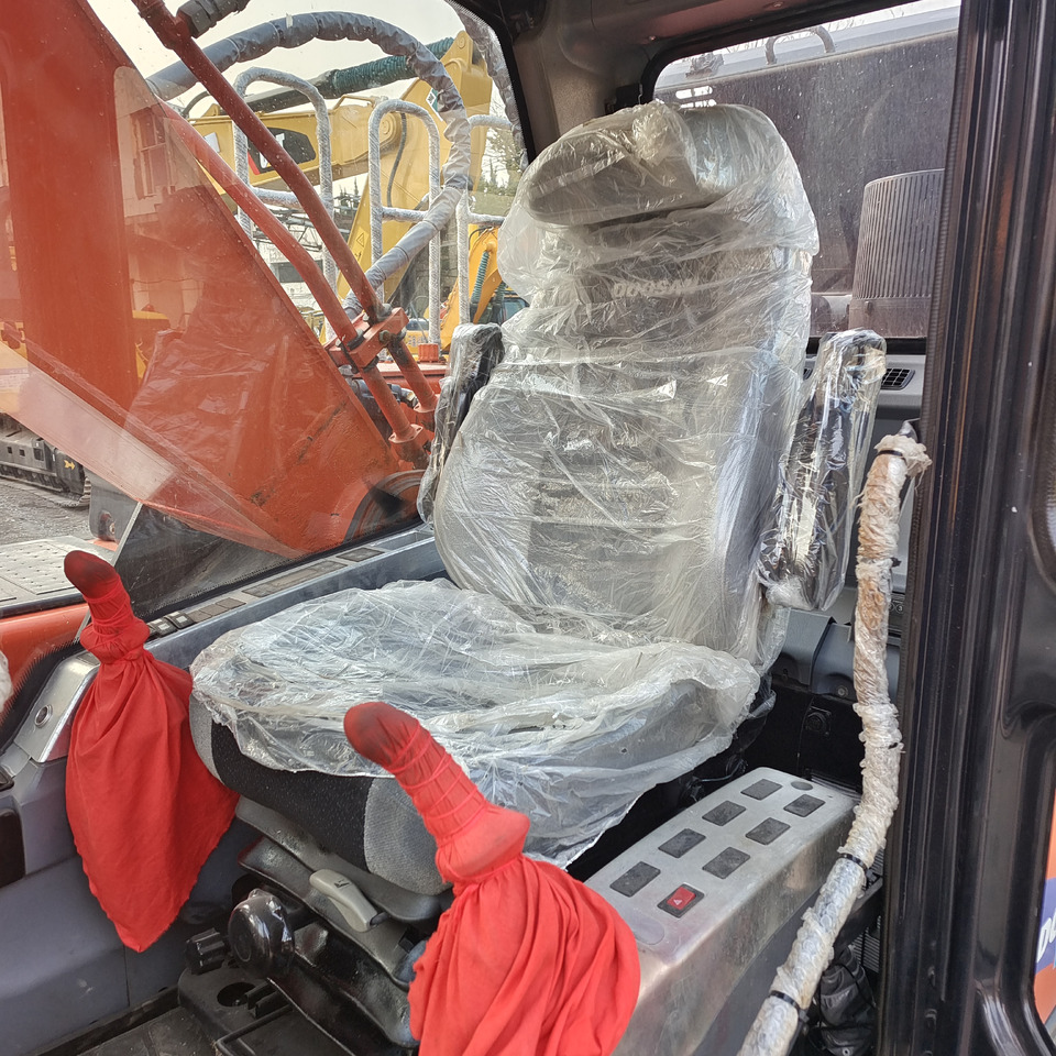DOOSAN DX300LC-9C Doosan DX 300 LC - 9 C - Верижен багер: снимка 3 DOOSAN DX300LC-9C Doosan DX 300 LC - 9 C - Верижен багер: снимка 3