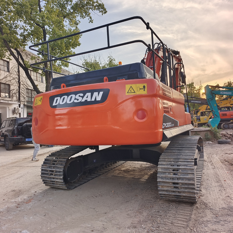 DOOSAN DX300LC-9C Doosan dx 300 lc - 9 c - Верижен багер: снимка 5 DOOSAN DX300LC-9C Doosan dx 300 lc - 9 c - Верижен багер: снимка 5