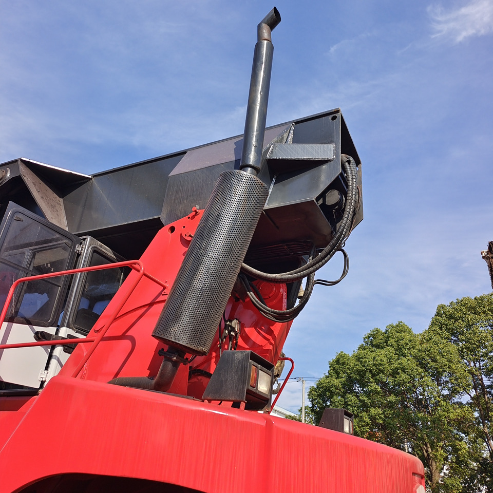 FANTUZZI CS 45 KMHD 45 TON CONTAINER REACH CRANE - Ричстакер: снимка 4 FANTUZZI CS 45 KMHD 45 TON CONTAINER REACH CRANE - Ричстакер: снимка 4