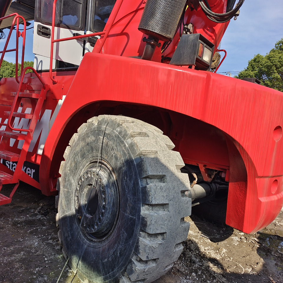 FANTUZZI CS45KMHD 45 TON REACH STACKER - Ричстакер: снимка 3 FANTUZZI CS45KMHD 45 TON REACH STACKER - Ричстакер: снимка 3