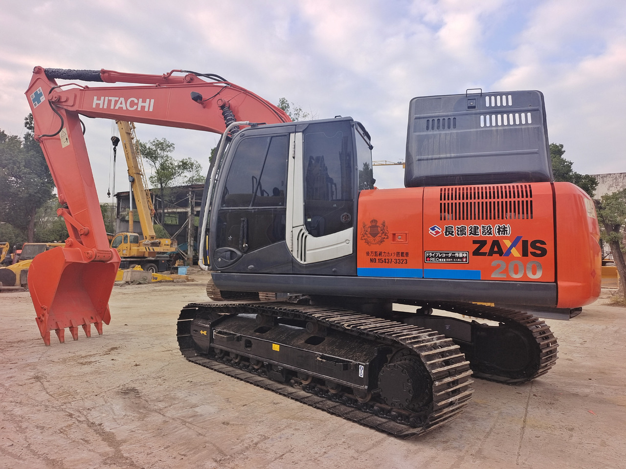HITACHI ZX200-3 - Верижен багер: снимка 1 HITACHI ZX200-3 - Верижен багер: снимка 1