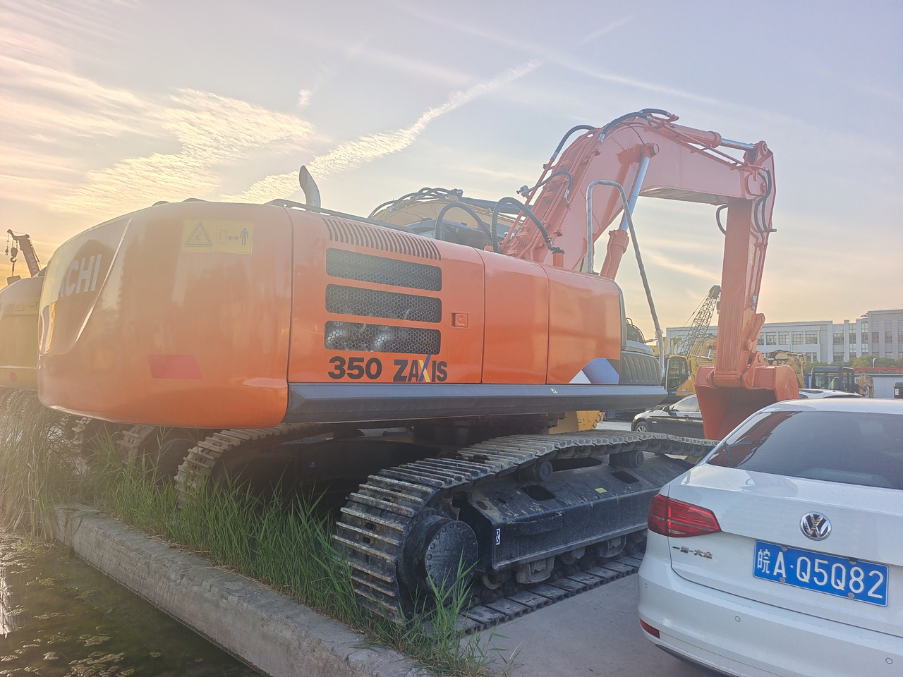 HITACHI ZX350H-5G - Верижен багер: снимка 1 HITACHI ZX350H-5G - Верижен багер: снимка 1