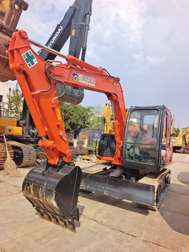 HITACHI ZX70 ZAXIS 70 - Мини багер: снимка 4 HITACHI ZX70 ZAXIS 70 - Мини багер: снимка 4