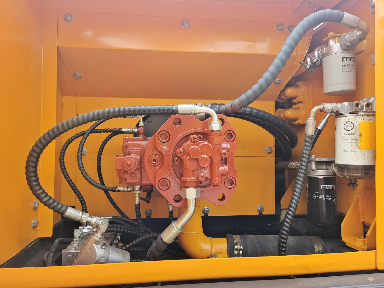 HYUNDAI HX220HD - Верижен багер: снимка 5 HYUNDAI HX220HD - Верижен багер: снимка 5