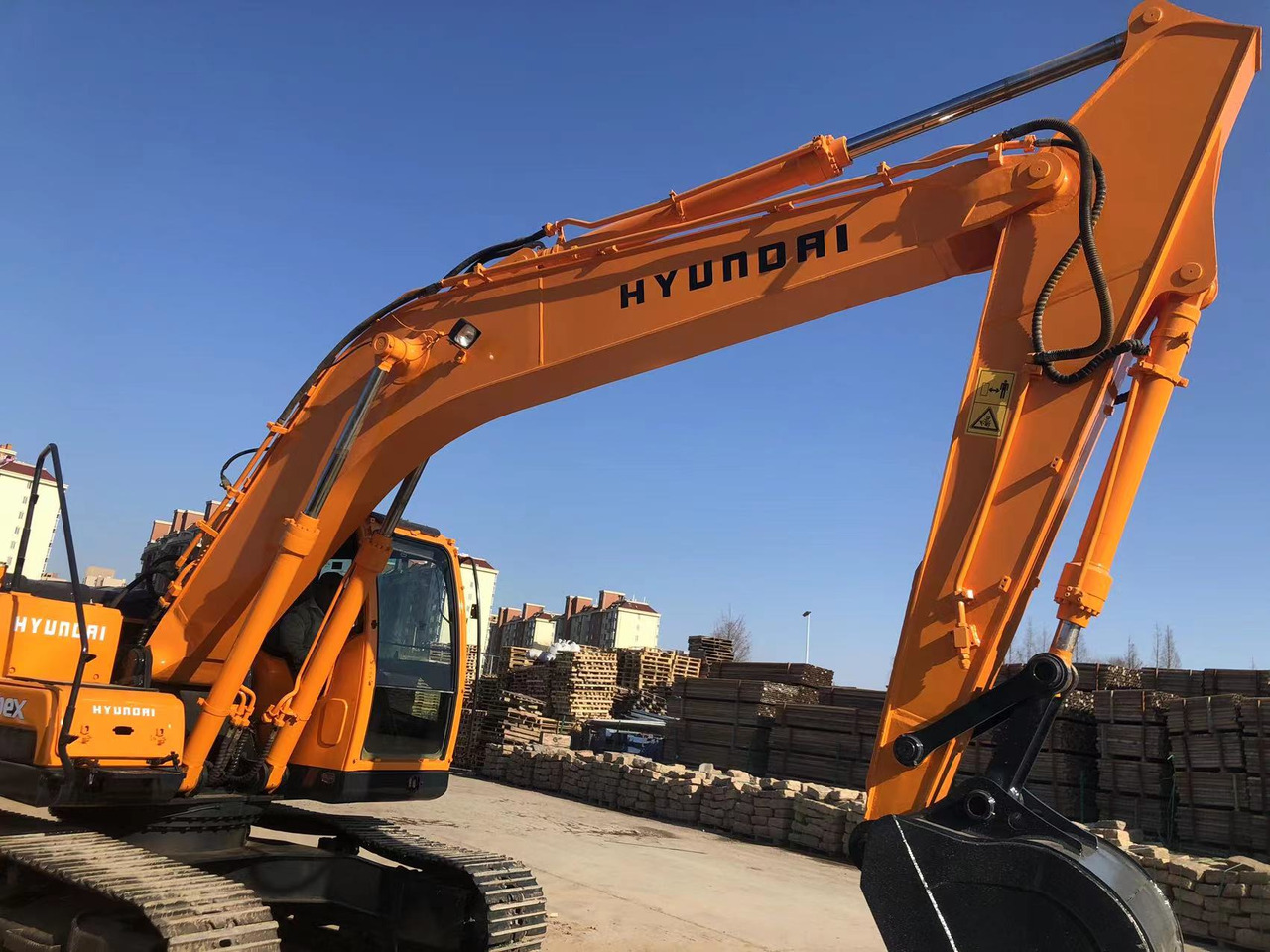 HYUNDAI R215-9 - Верижен багер: снимка 4 HYUNDAI R215-9 - Верижен багер: снимка 4