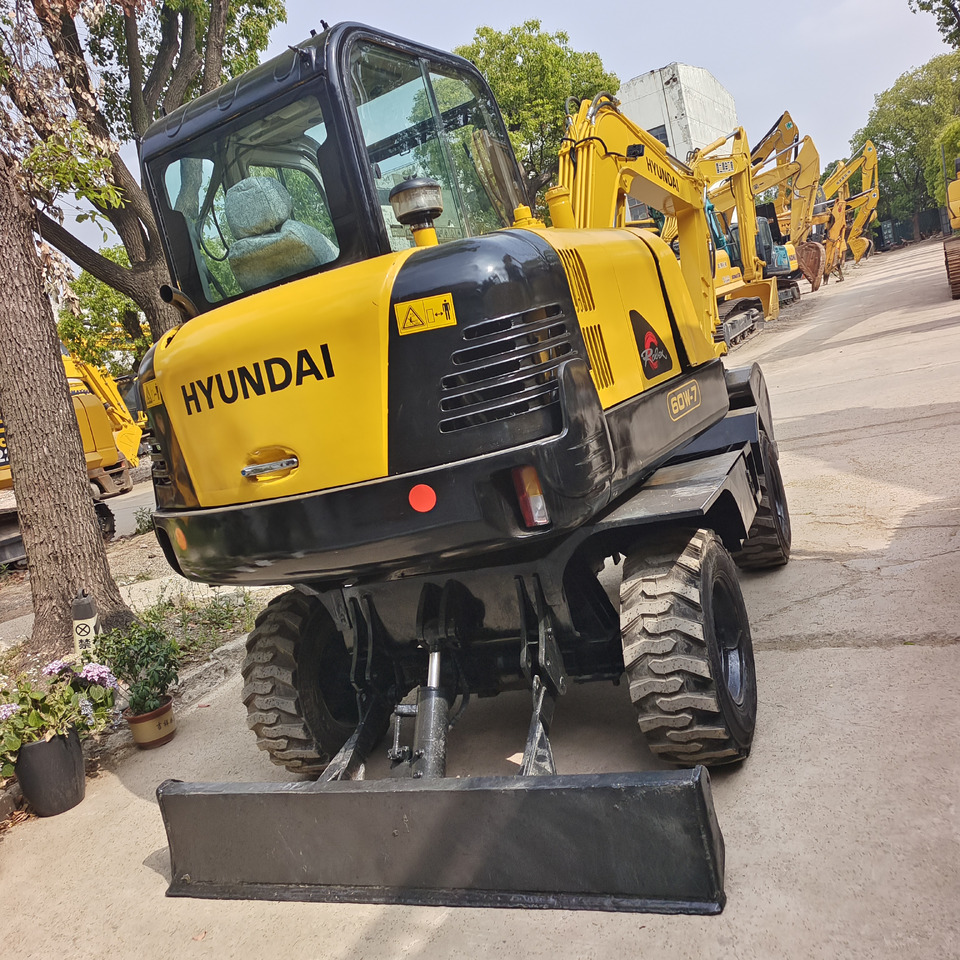 HYUNDAI R60W-7 - Колесен багер: снимка 1 HYUNDAI R60W-7 - Колесен багер: снимка 1