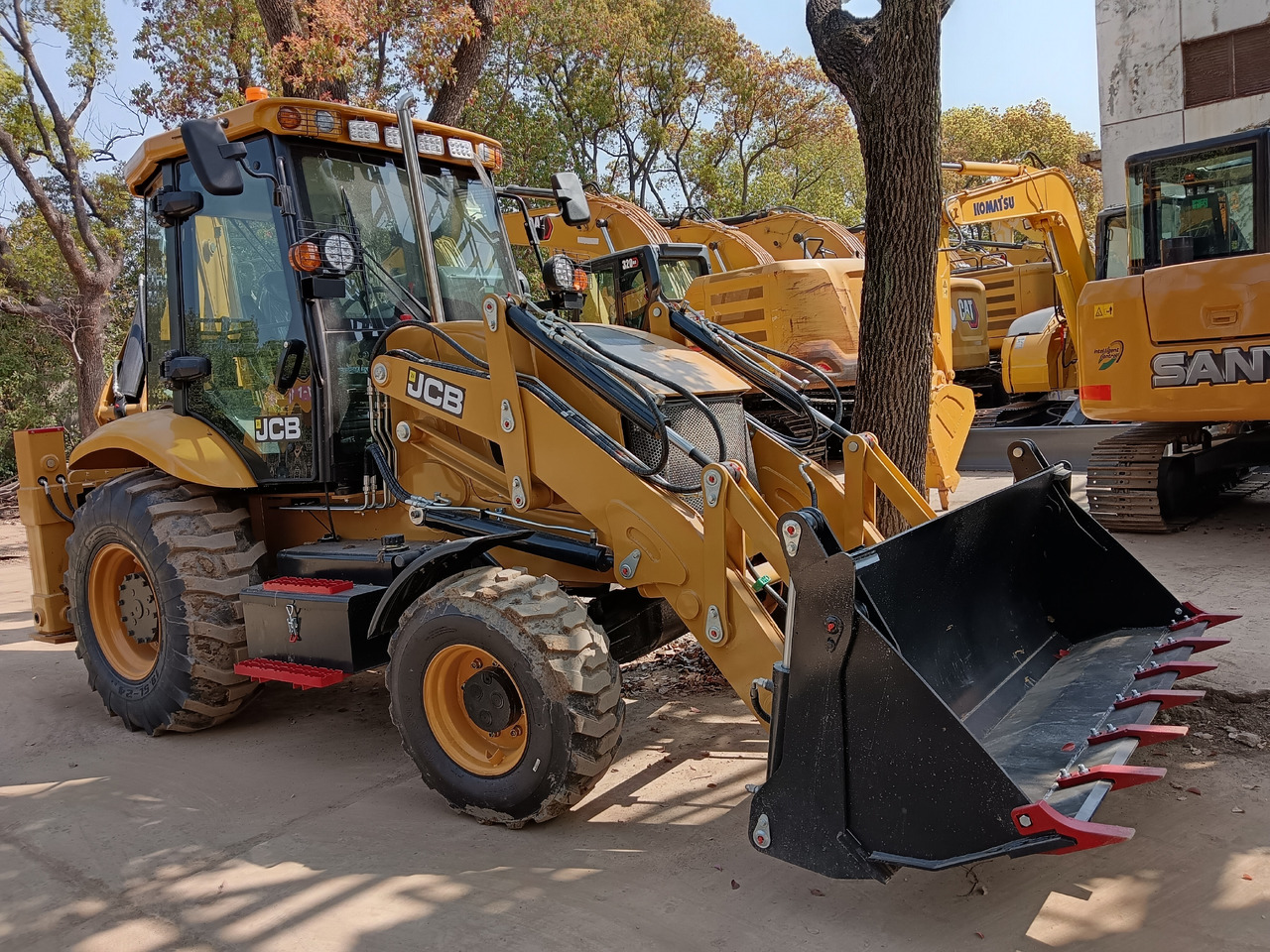 JCB 3CX BRAND NEW - Багер-товарач: снимка 4 JCB 3CX BRAND NEW - Багер-товарач: снимка 4
