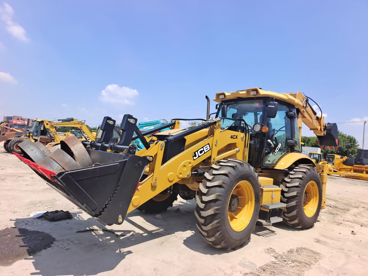 JCB 4CX BRAND NEW - Багер-товарач: снимка 1 JCB 4CX BRAND NEW - Багер-товарач: снимка 1