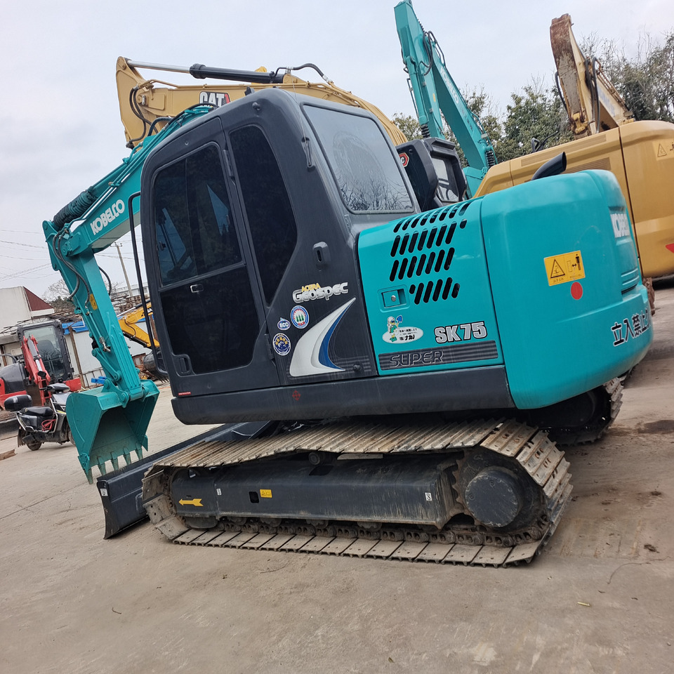 KOBELCO SK75 - Мини багер: снимка 1 KOBELCO SK75 - Мини багер: снимка 1