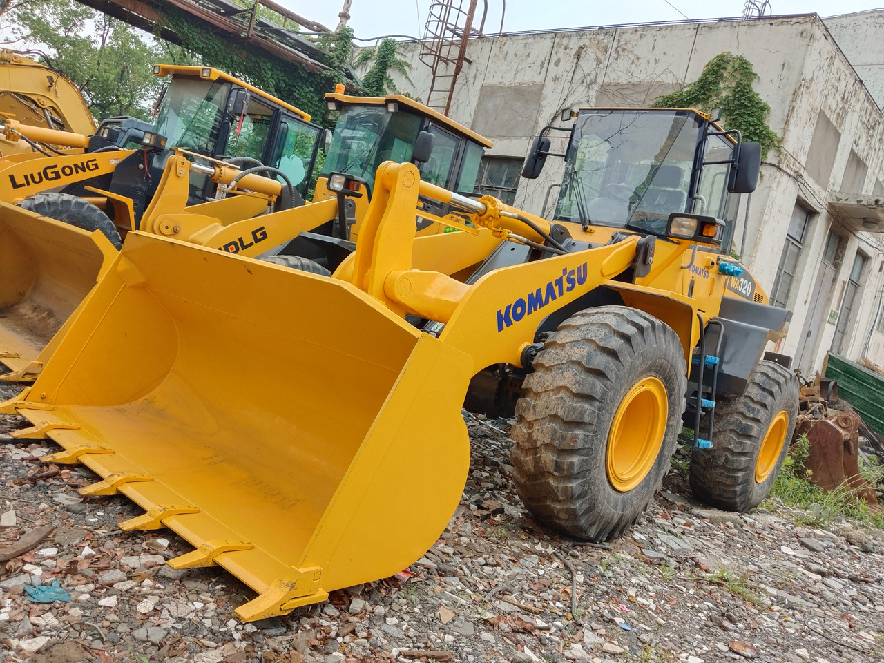 KOMATSU WA320-5 - Колесен товарач: снимка 4 KOMATSU WA320-5 - Колесен товарач: снимка 4