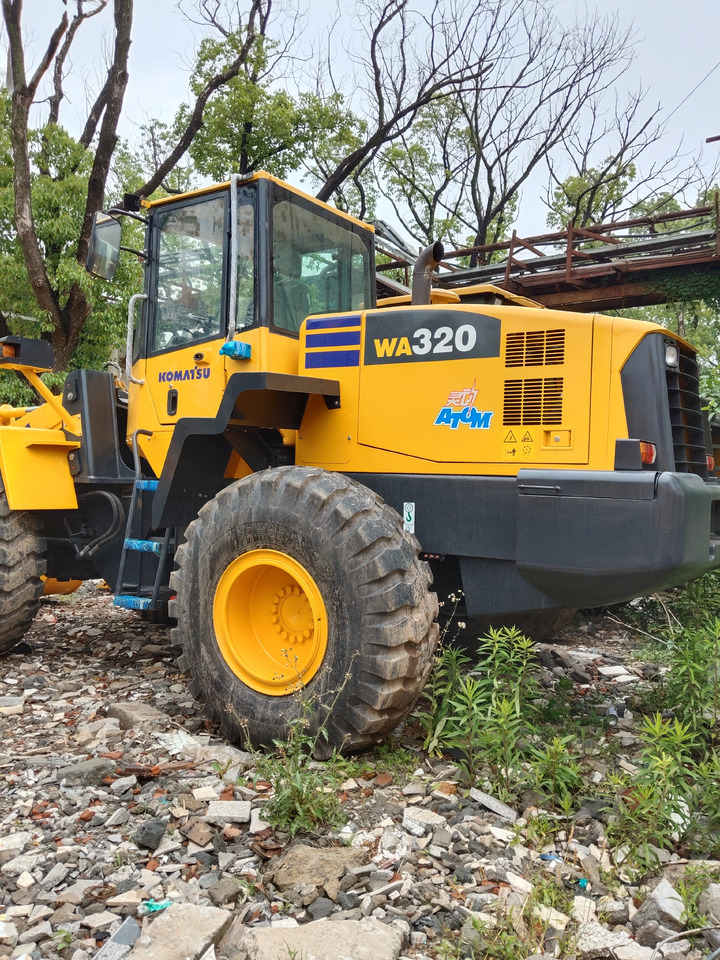 KOMATSU WA320 - Колесен товарач: снимка 2 KOMATSU WA320 - Колесен товарач: снимка 2