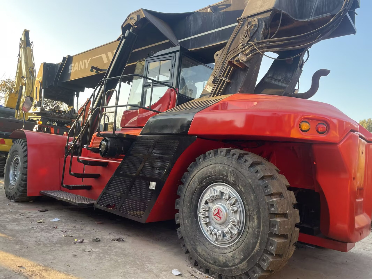 SANY SRSC45C30 - Контейнерен товарач: снимка 5 SANY SRSC45C30 - Контейнерен товарач: снимка 5
