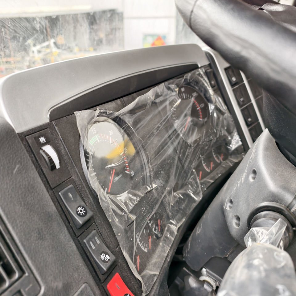 SHACMAN F3000 6*4 8*4 - Самосвал камион: снимка 2 SHACMAN F3000 6*4 8*4 - Самосвал камион: снимка 2