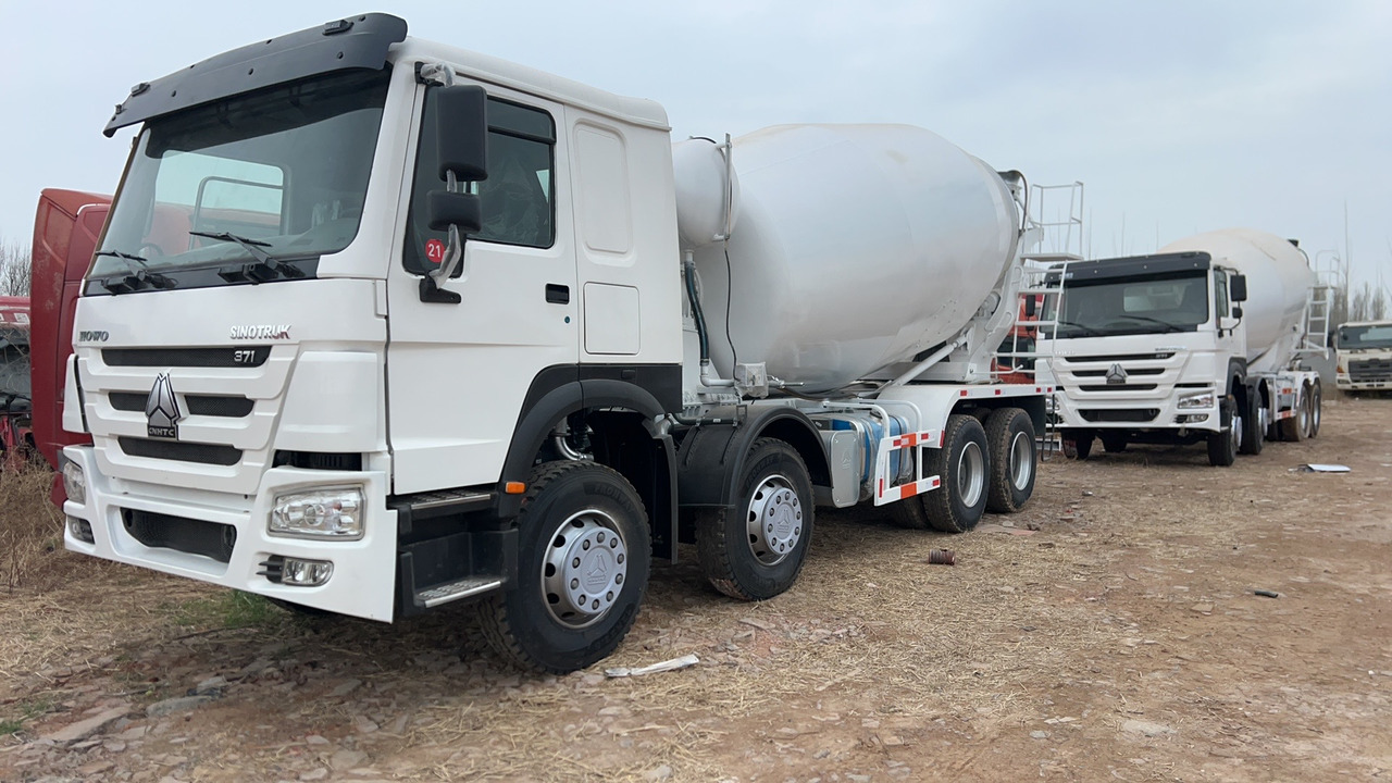 SINOTRUK HOWO 371 8X4 16 Cubic Meter SINOTRUK Howo Concrete Mixer Truck - Бетоновоз: снимка 5 SINOTRUK HOWO 371 8X4 16 Cubic Meter SINOTRUK Howo Concrete Mixer Truck - Бетоновоз: снимка 5