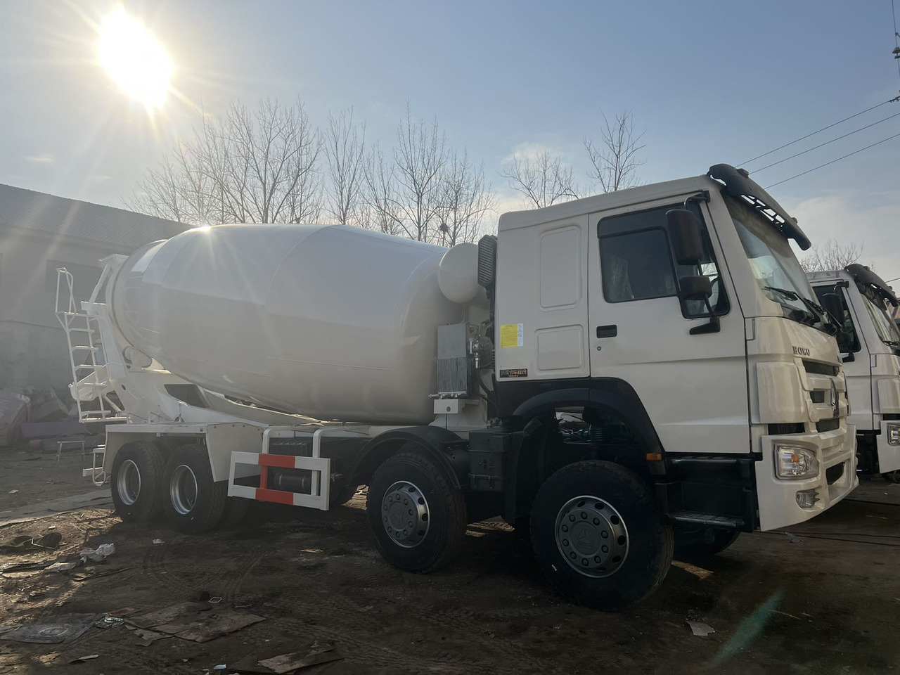 SINOTRUK HOWO 371 HP 16 CBM 8*4 - Бетоновоз: снимка 4 SINOTRUK HOWO 371 HP 16 CBM 8*4 - Бетоновоз: снимка 4