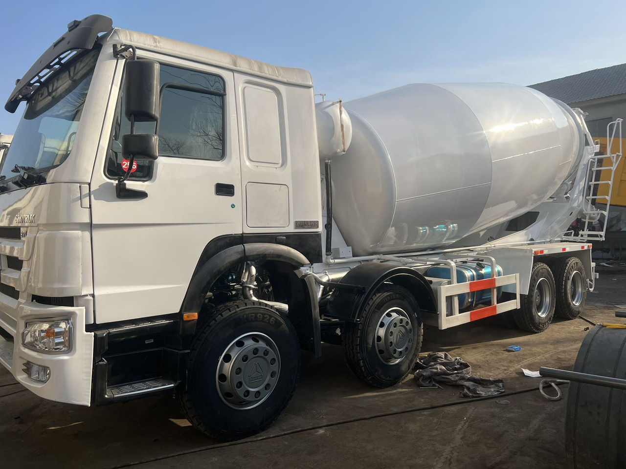 SINOTRUK HOWO 371 HP 16 CBM 8*4 - Бетоновоз: снимка 1 SINOTRUK HOWO 371 HP 16 CBM 8*4 - Бетоновоз: снимка 1