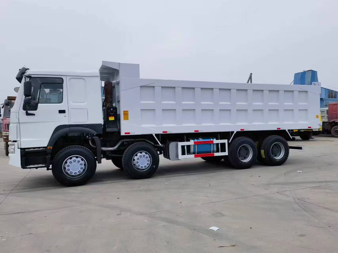 SINOTRUK HOWO 8*4 6*4 371 375 380 400 420 460 HP DUMP TRUCK - Самосвал камион: снимка 5 SINOTRUK HOWO 8*4 6*4 371 375 380 400 420 460 HP DUMP TRUCK - Самосвал камион: снимка 5