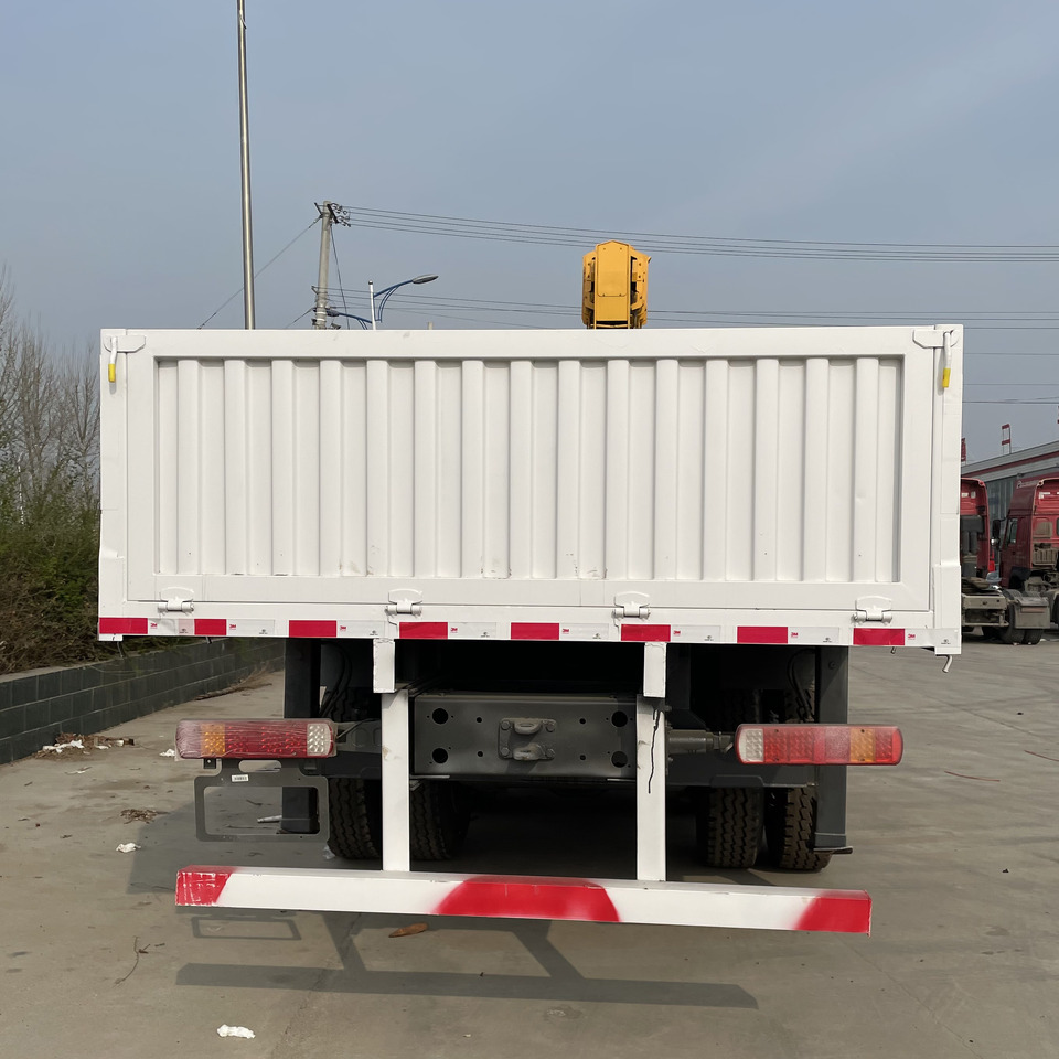 SINOTRUK HOWO 8 TON Knuckle Boom Crane TRUCK MOUNTED CRANE - Камион с кран: снимка 5 SINOTRUK HOWO 8 TON Knuckle Boom Crane TRUCK MOUNTED CRANE - Камион с кран: снимка 5