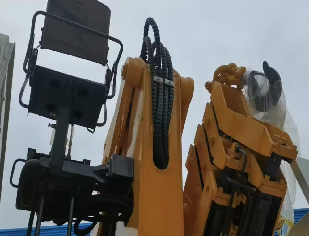 SINOTRUK HOWO 8 TON Knuckle Boom Crane TRUCK MOUNTED CRANE - Камион с кран: снимка 4 SINOTRUK HOWO 8 TON Knuckle Boom Crane TRUCK MOUNTED CRANE - Камион с кран: снимка 4