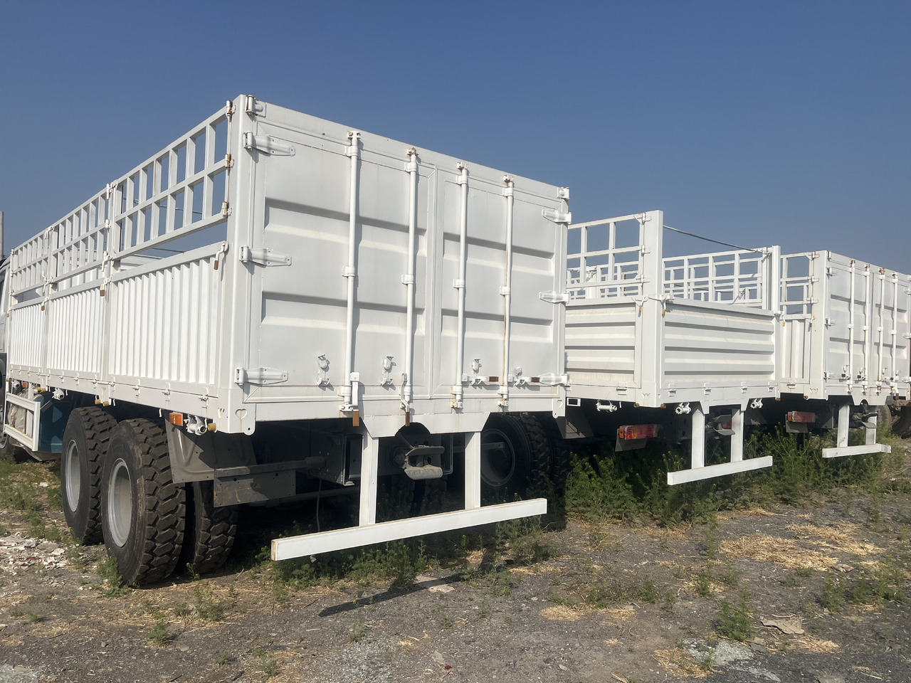 SINOTRUK HOWO FENCE LIVESTOCK DUMP TRUCK - Самосвал камион: снимка 1 SINOTRUK HOWO FENCE LIVESTOCK DUMP TRUCK - Самосвал камион: снимка 1