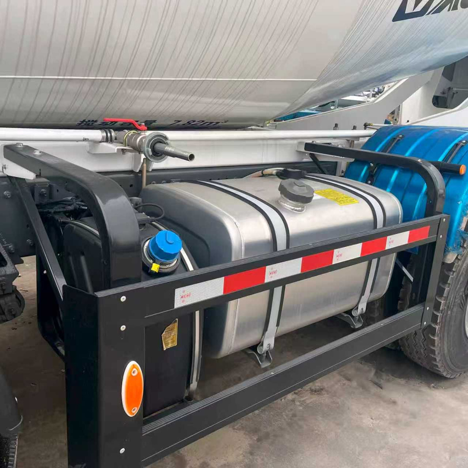 SINOTRUK HOWO TX350 EURO V Stage 5 - Бетоновоз: снимка 4 SINOTRUK HOWO TX350 EURO V Stage 5 - Бетоновоз: снимка 4