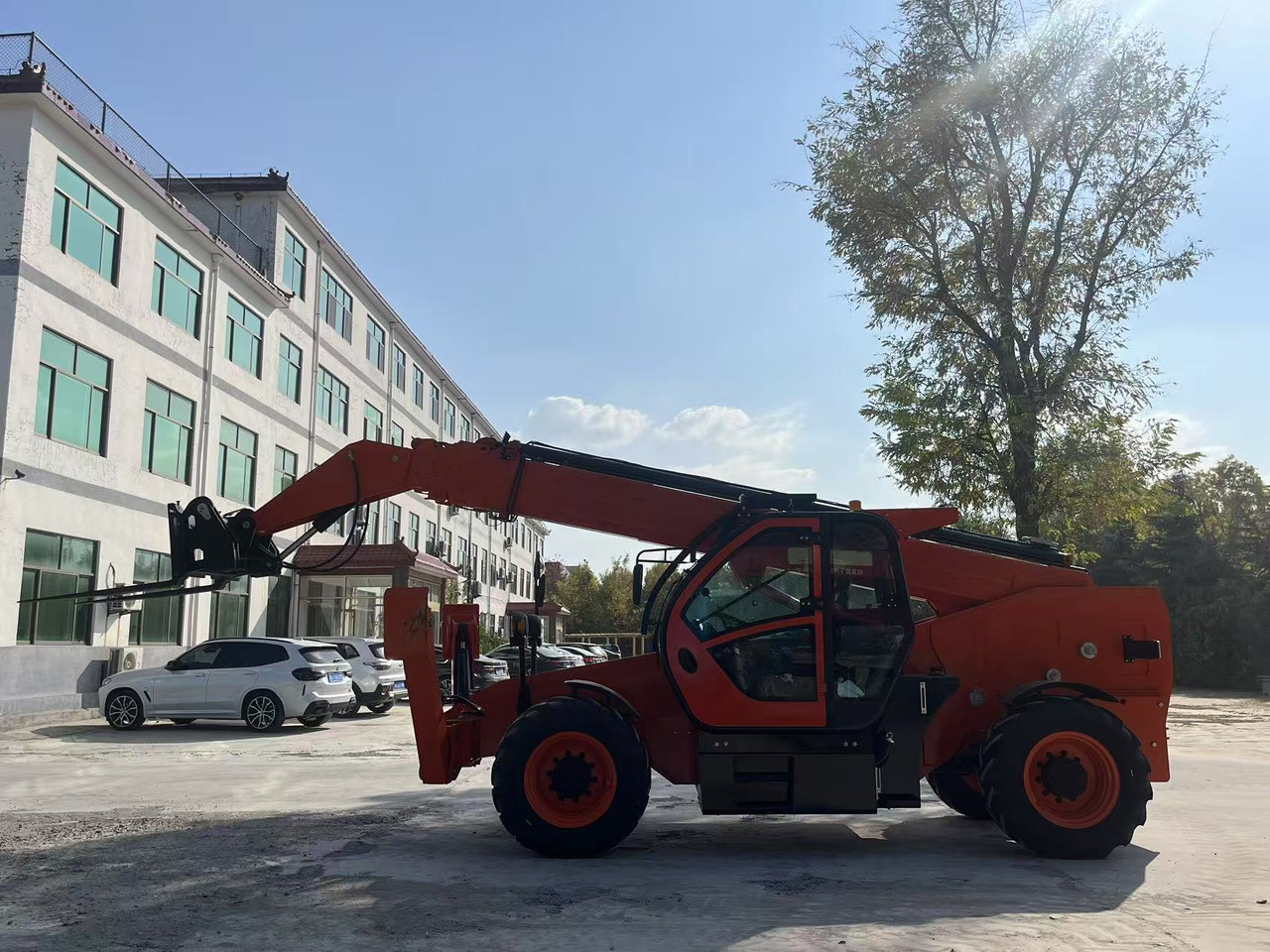 XCMG 17.5 METER BRAND NEW - Телескопичен товарач: снимка 2 XCMG 17.5 METER BRAND NEW - Телескопичен товарач: снимка 2