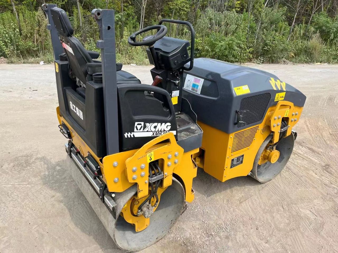 XCMG XMR 300J - Комбиниран валяк: снимка 1 XCMG XMR 300J - Комбиниран валяк: снимка 1