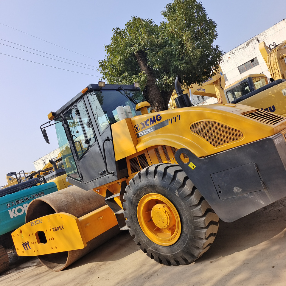 XCMG XS 203J - Пътен валяк: снимка 2 XCMG XS 203J - Пътен валяк: снимка 2